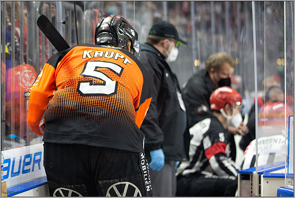 PENNY DEL; Koelner Haie- Fishtown Pinguins Bremerhaven; Koeln, 25.11.2021